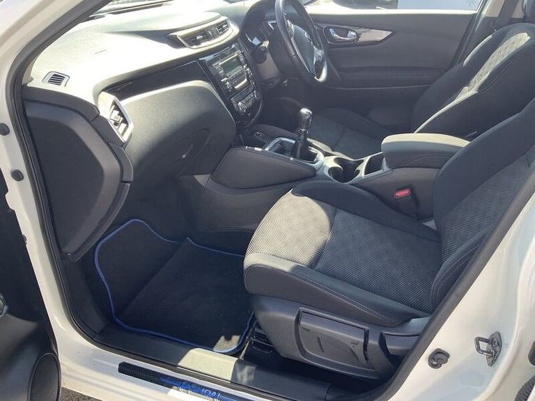 2017 Nissan Qashqai DIG-T Acenta SUV Petrol Manual