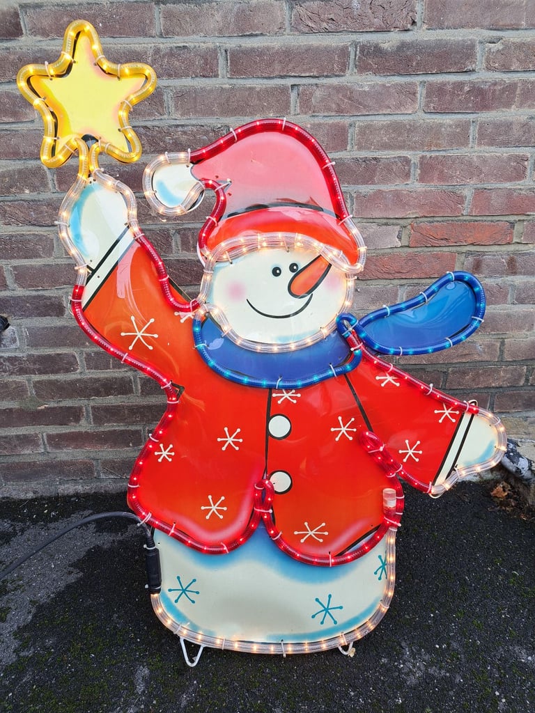 LIGHT UP SNOWMAN SILHOUETTE