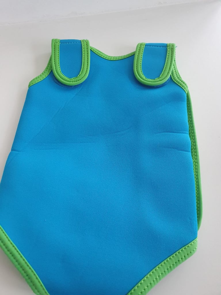 Baby swimming jacket.Age 0 to 6 months.