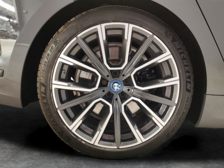 2022 BMW 7 Series 3.0 745Le 12kWh M Sport Saloon 4dr Petrol Plug-in Hybrid Auto xDrive Euro 6 Sal...