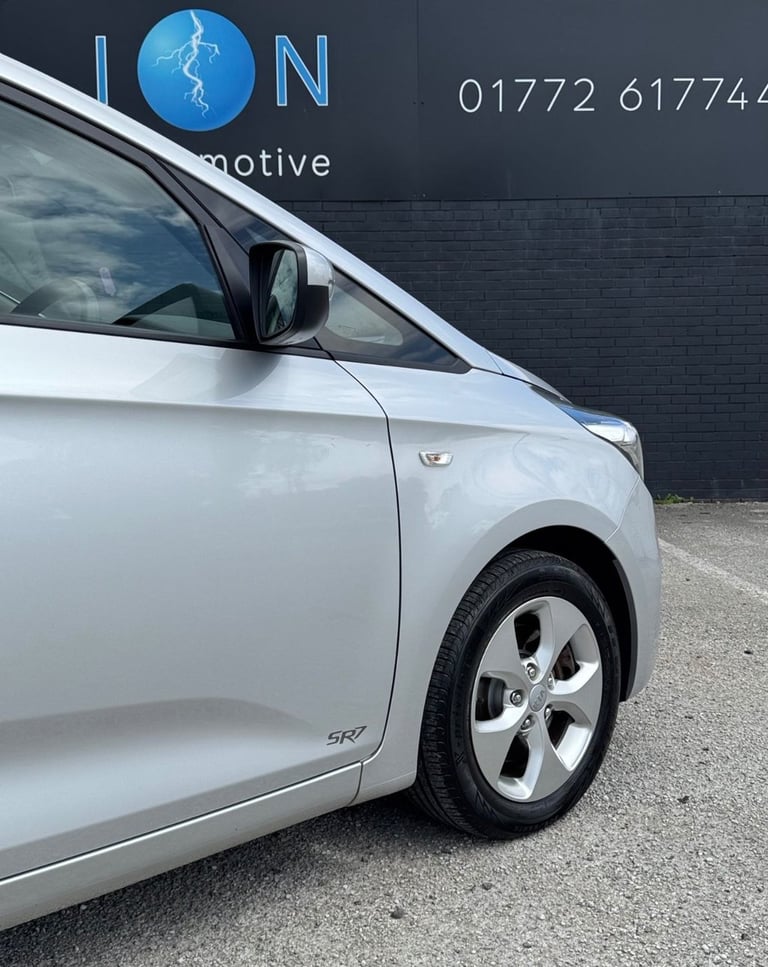 2016 Kia Carens 1.6 GDi SR7 *7 Seats, Park Sensors* MPV Petrol Manual