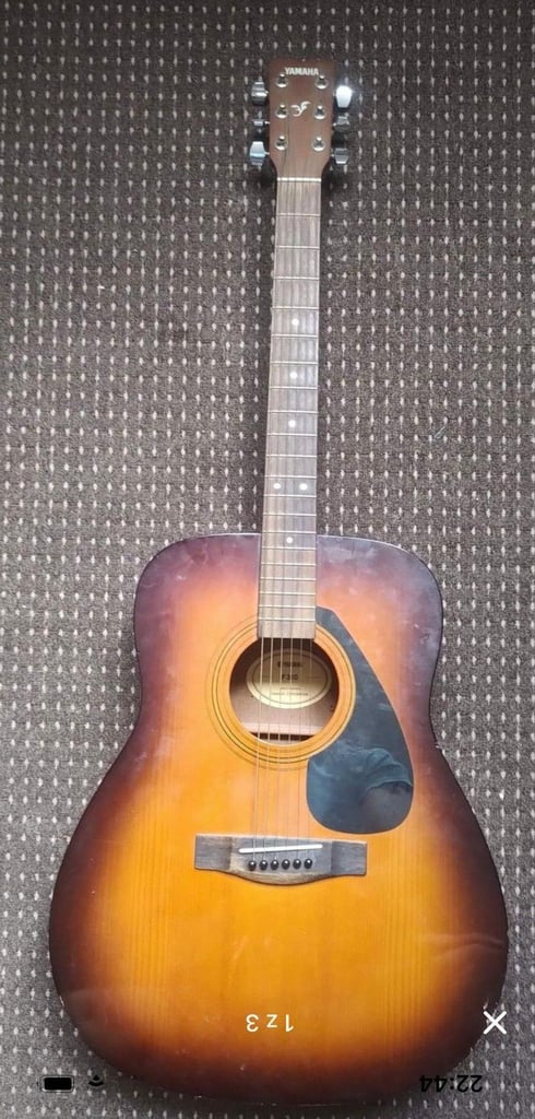 Yamaha F310 Acoustic Guitars 