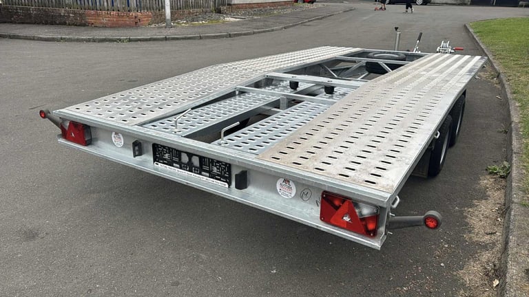 BRAND NEW 4M x 2,1M TWIN AXLE JUPITER CAR TRANSPORTER BEAVERTAIL 2700KG