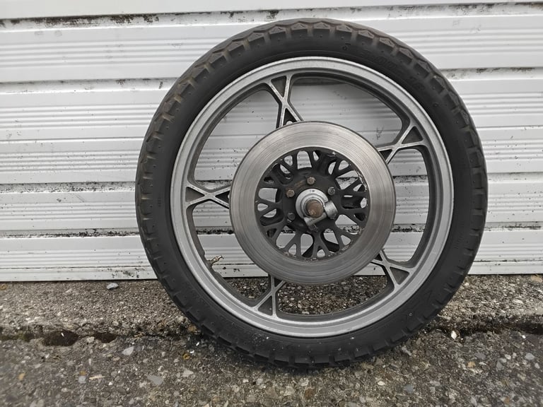 image for Suzuki GSX 250,400 complete front wheel 