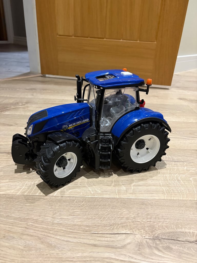 Bruder New Holland Tractor 