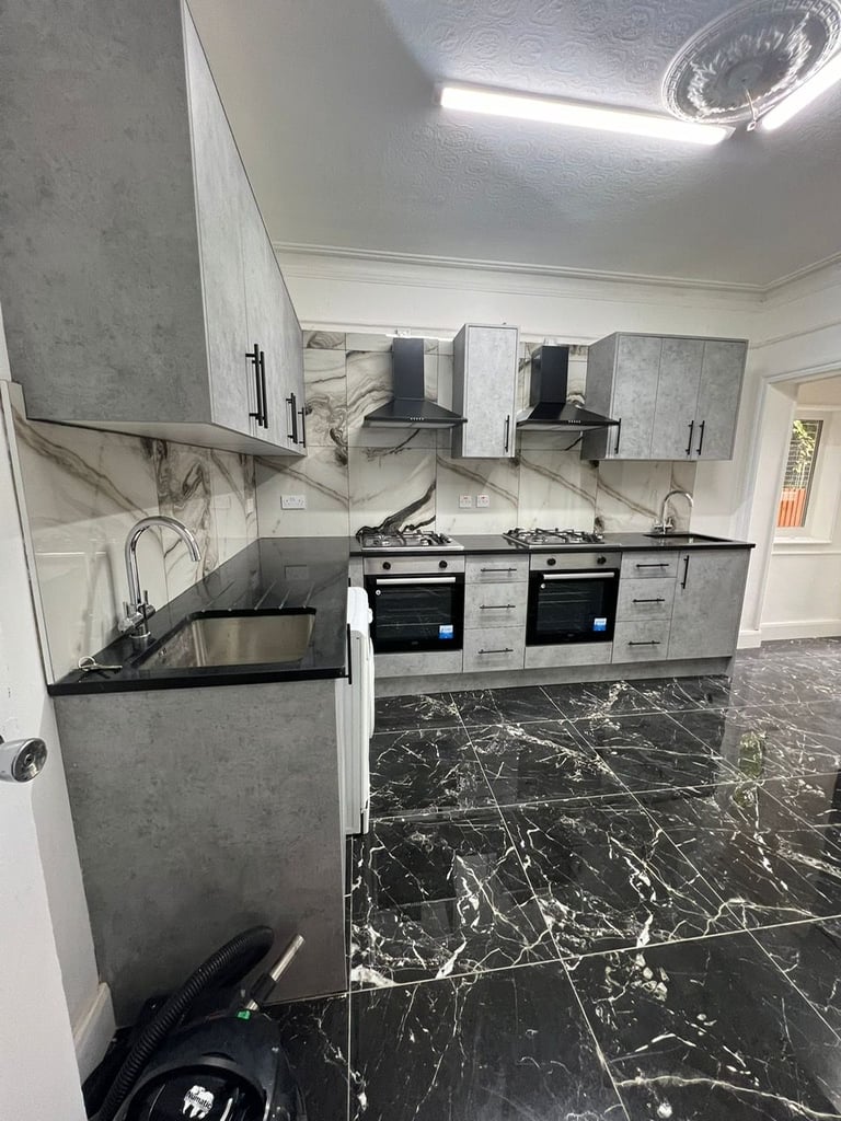 BEAUTIFUL LARGE ENSUITE DOUBLE ROOM FOR RENT IN HOUSNLOW CENTRAL