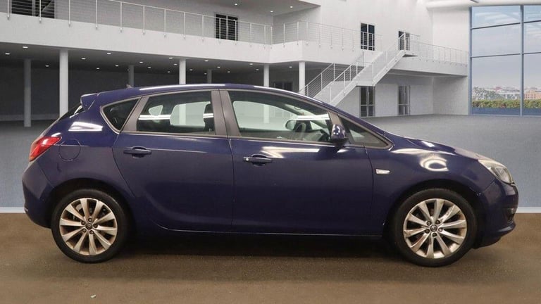 2012 Vauxhall Astra 1.6 16v Active Euro 5 5dr HATCHBACK Petrol Manual