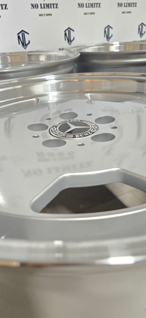 PREMIUM DIVISON BRAND NEW MERCEDES 18" MONOBLOCK AREO STYLE ALLOY WHEELS 5x112 SILVER