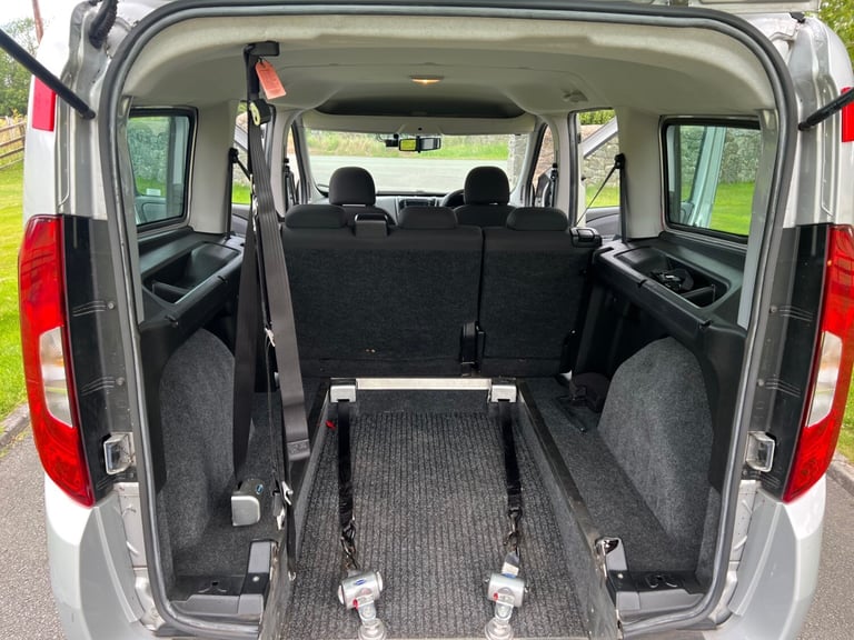 FIAT DOBLO MAXI 1.6 MULTIJET 105PS ACTIVE WHEELCHAIR VEHICLE 16 REG 17,700 MILES