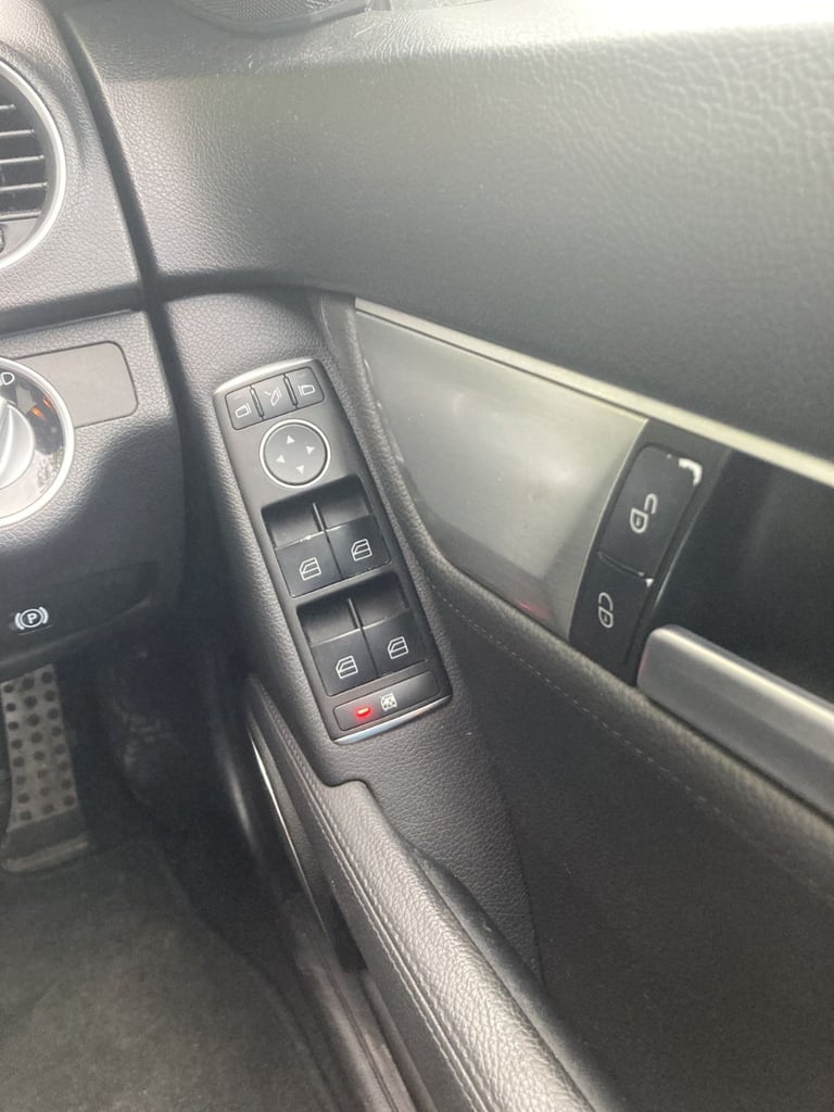 Mercedes-Benz, C CLASS, SPORT AMG BODY STYLING, Semi-Auto, 2143 (cc), BARGAIN