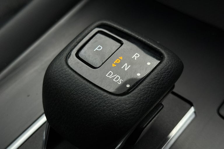 2022 Nissan Qashqai 1.3 DIG-T MHEV N-Connecta XTRON Euro 6 (s/s) 5dr SUV PETROL Automatic