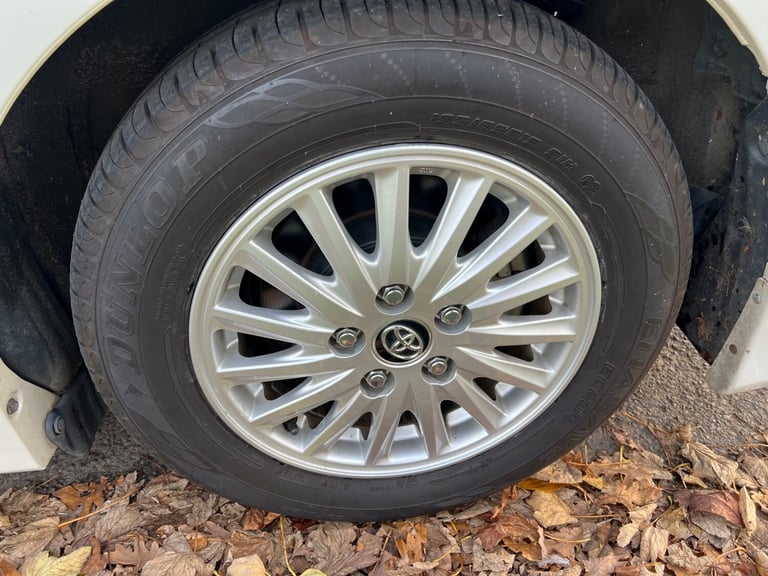 2015 Toyota Noah MPV Hybrid Electric  Automatic