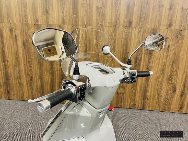 2025 Lambretta X 300 300 Scooter Petrol Automatic Euro 5 (25 ps) Scooter Petrol Automatic