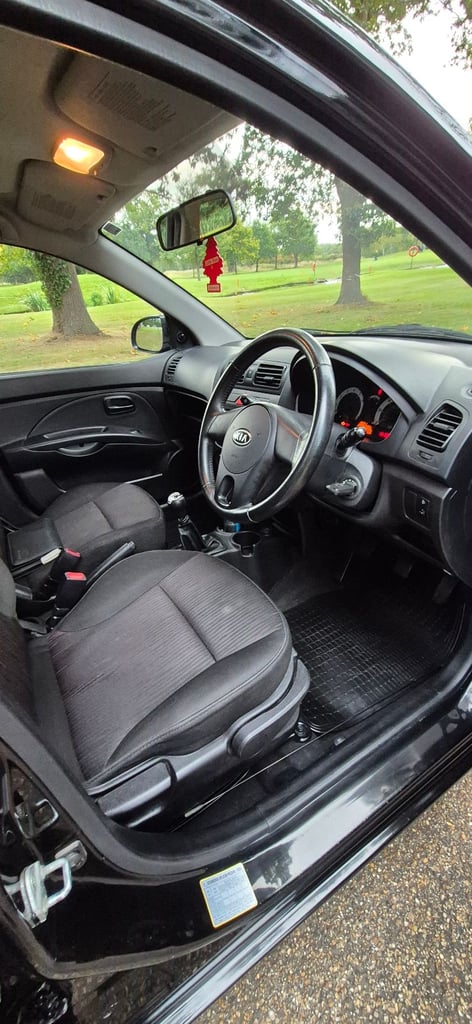 Kia Picanto 1.1, £35pa road tax, 12 months mot, 1 previous owner..£1395
