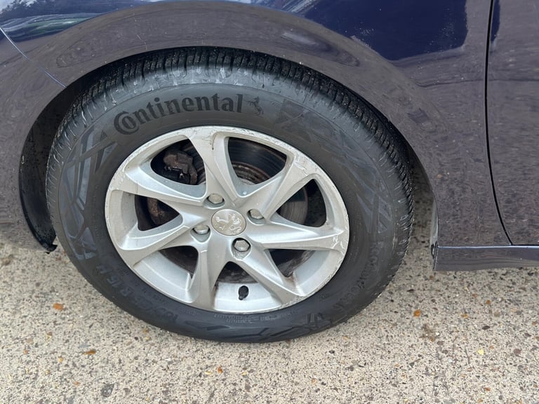 2014 Peugeot 208 1.2 VTi PureTech Style Euro 5 3dr HATCHBACK Petrol Manual