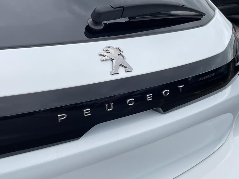 2023 Peugeot 208 1.2 PureTech Allure Premium + Euro 6 (s/s) 5dr HATCHBACK Petrol Manual