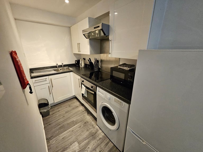 Furnished 1 BR Apt. in Liverpool