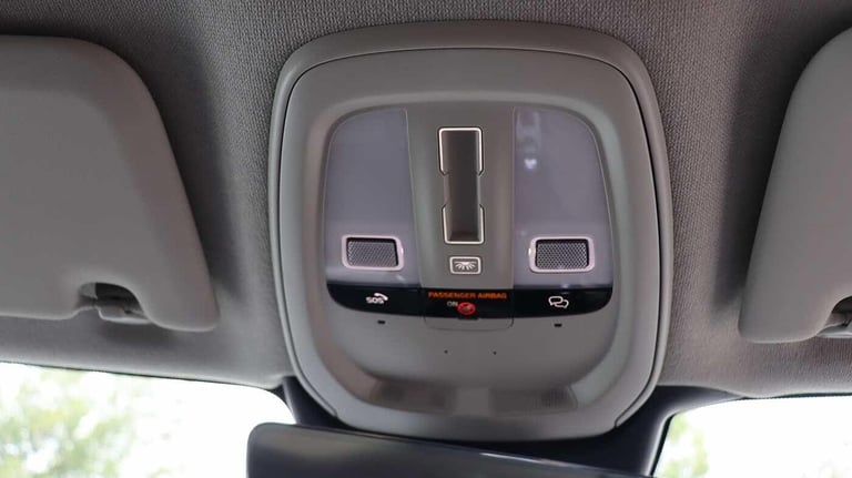  Volvo XC40 B4 (P) Ultra Bright (Sunroof, Harman Kardon, 360 Camera) Petrol/Electric Hybrid Autom...