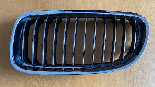 A Pair of Genuine BMW 3 Series (E90) Silver Kidney Grilles.