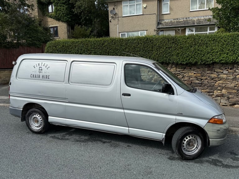 image for 2005 Toyota HiAce POWER VAN 300 GS D4-D LONG WHEEL BASE (LWB) MANUAL DIESEL SILVER PANEL VAN Dies...