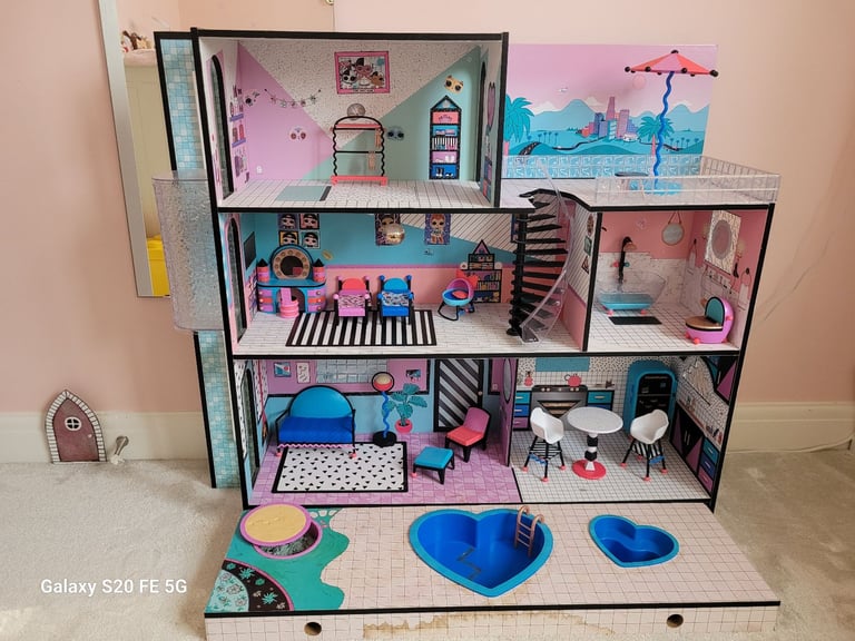 LOL Doll House