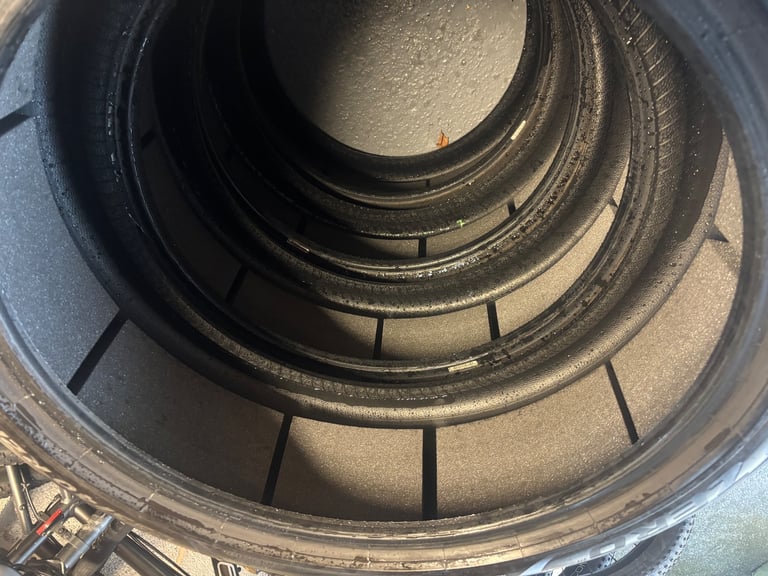 4 x Pirelli P Zero 255/40 R21 102V