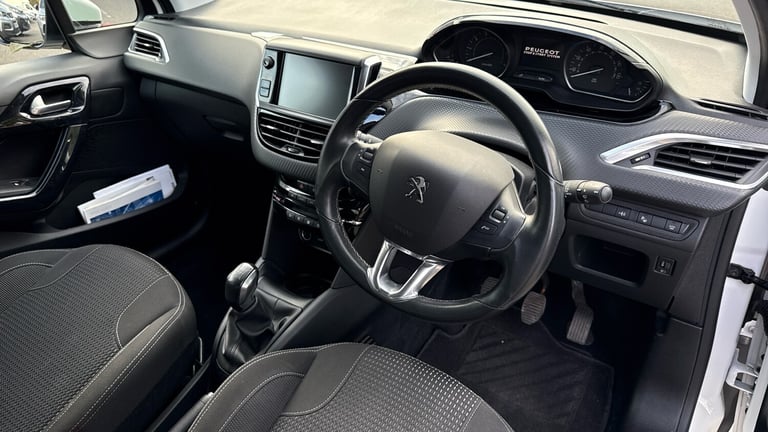 2019 Peugeot 208 1.2 PureTech Tech Edition Hatchback 5dr Petrol Manual Euro 6 (s/s) (82 ps) Hatch...