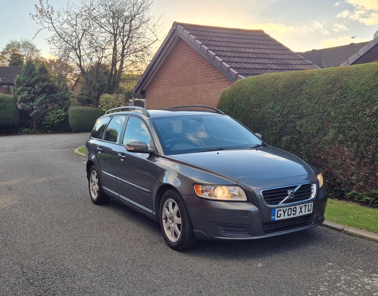 image for 2009 Volvo V50 2.0 Diesel Automatic. 