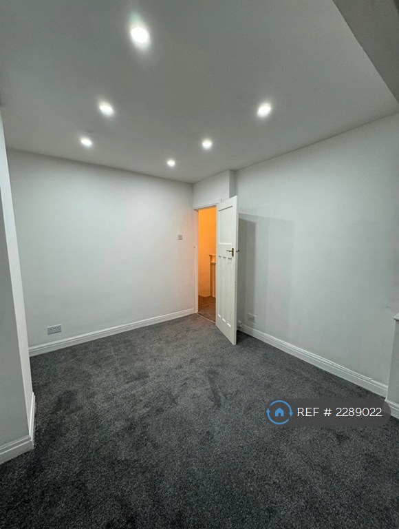 3 bedroom house in Welbeck Avenue, Manchester, OL9 (3 bed) (#2289022)