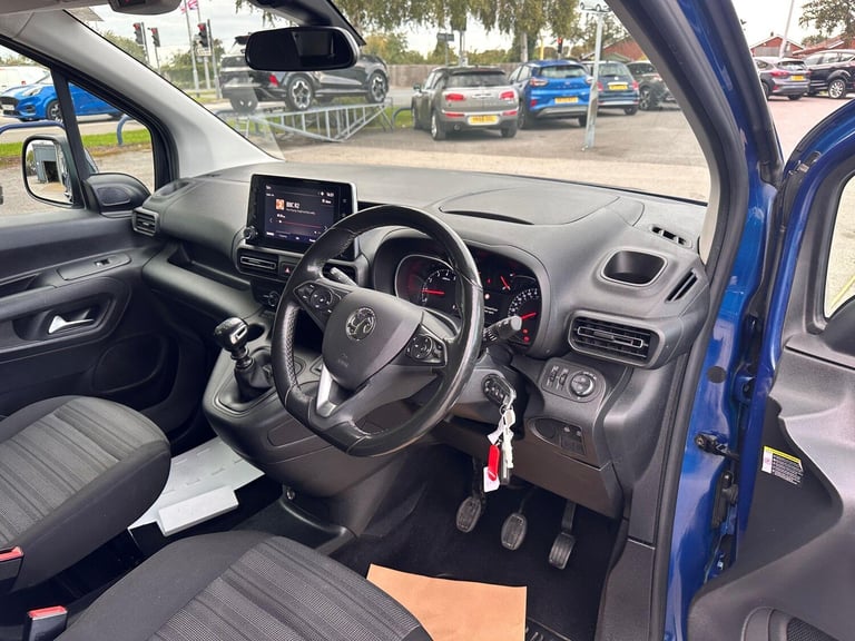 2022 Vauxhall Combo Life 1.5 Turbo D SE XL MPV 5dr Diesel Manual 6Spd Euro 6 (s/s) (7 Seat) (100 ...