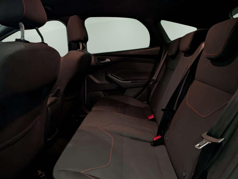 2017 Ford Focus 1.0T EcoBoost ST-Line Euro 6 (s/s) 5dr HATCHBACK Petrol Manual