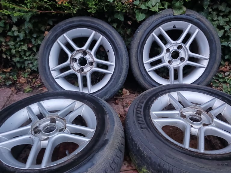 Ford alloy wheels x4
