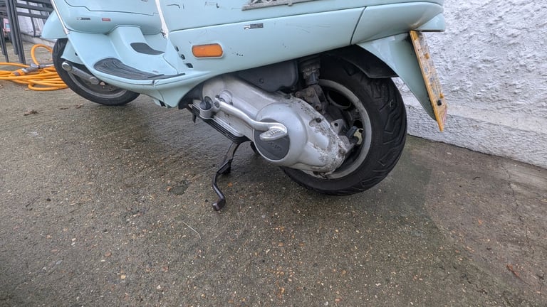 Piaggio, VESPA, 2003, 125 (18,596 miles) datatag , emissions test done (cc) helmet, D lock , cover 
