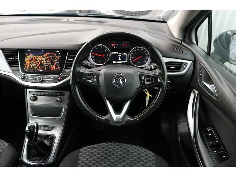 2017 Vauxhall Astra CDTi ecoTEC BlueInjection Tech Line Nav Estate Diesel Manual