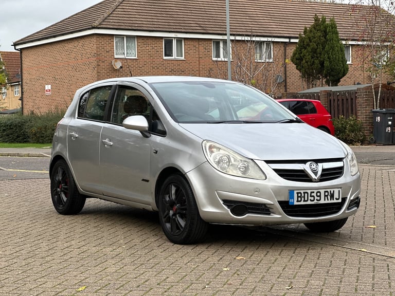 2010 Vauxhall Corsa Design Automatic 1.4L Petrol 67K Miles Full Service History 1YR NEW MOT  1 OWNER