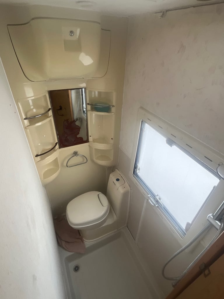 2007 fixed bed elddis caravan 4 berth touring caravan