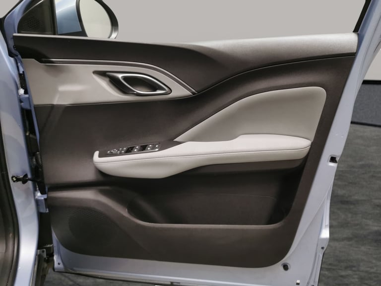 2025 BYD Dolphin 43.2kWh Boost Hatchback 5dr Electric Auto (87 ps) - NAV - DRIVING MODES - S Hatc...