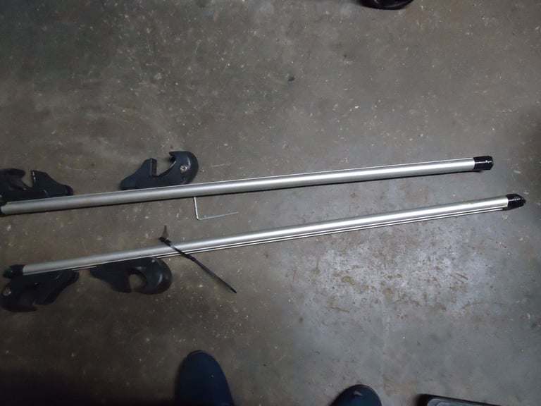 CAR ROOF BARS