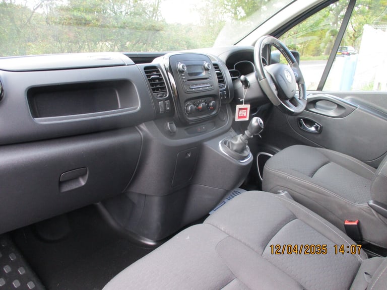 2015 Vauxhall Vivaro 2900 1.6CDTI BiTurbo 120PS ecoFLEX Sportive L2 H1 Van PANEL VAN Diesel Manual