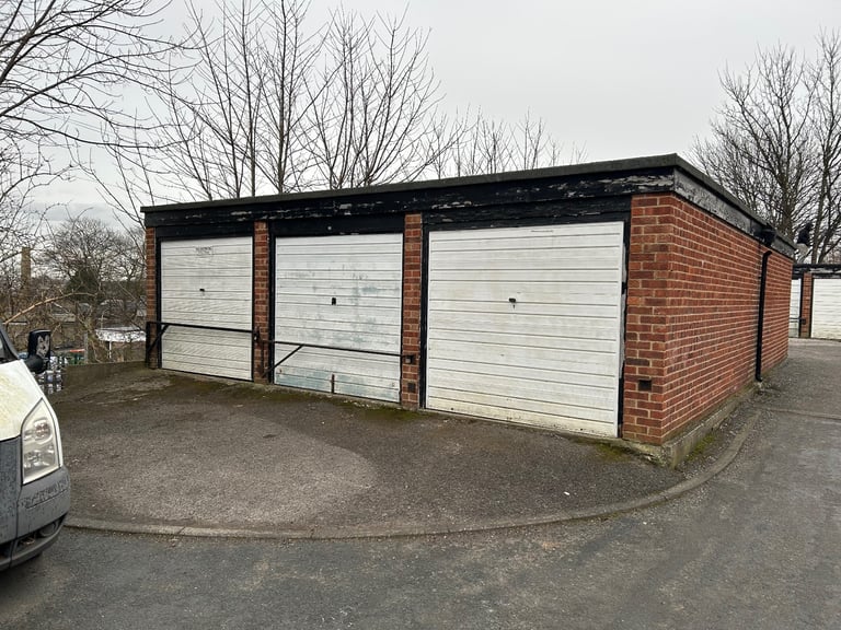 Garage to rent leeds