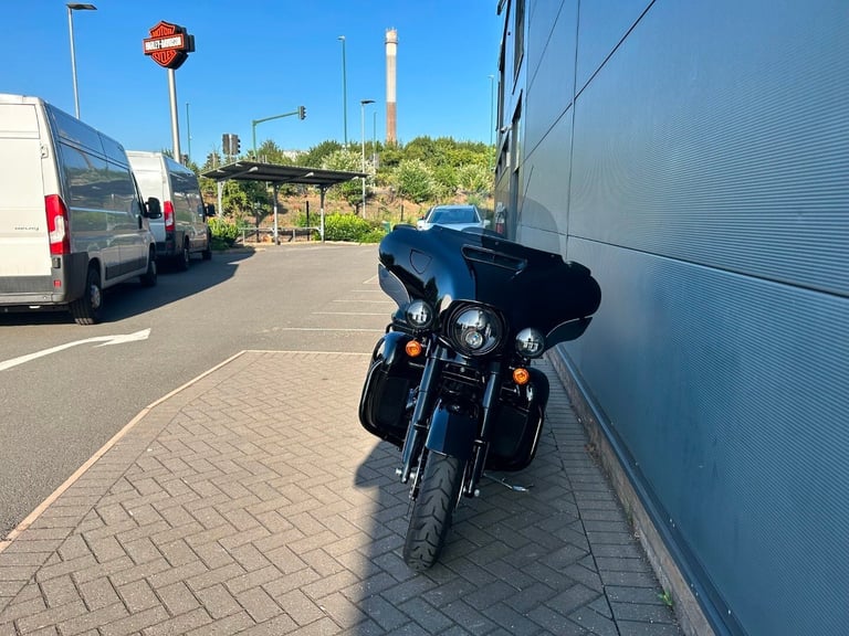 2024 Harley-Davidson TOURING FLHTK ELECTRA GLIDE ULTRA LIMITED FLHTK Billiard Gray (24MY) Custom ...