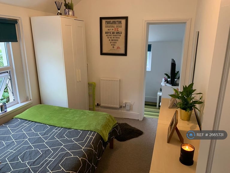 5 bedroom house in Seymour Road, Gloucester, GL1 (5 bed) (#2665731)