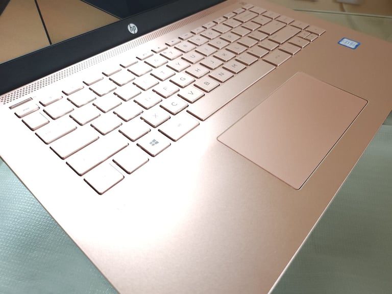 ❤️ HP Pavilion 14" White & Rose Gold i3-7100U 8GB RAM 128GB SSD Bang & Olufsen Laptop Mint Condition