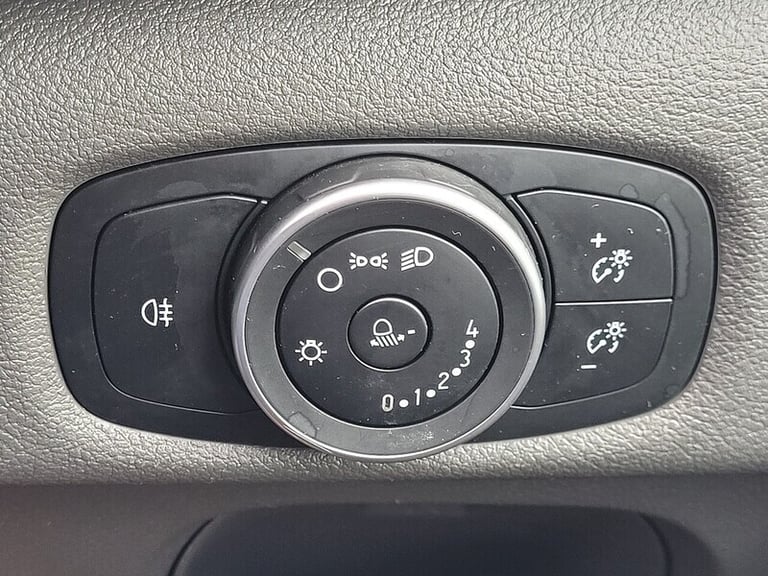 2022 Ford Transit 350 EcoBlue Leader Luton TDCI 130ps 4.1m with Air Con, Tail Lift &amp; 1 Owner ...