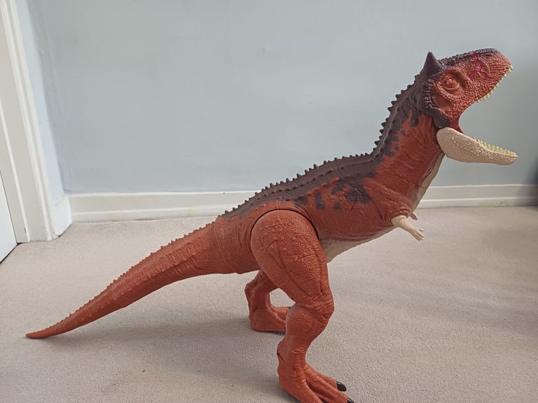 Jurassic World Super Colossal Carnotaurus Toro / EXCELLENT CONDITION
