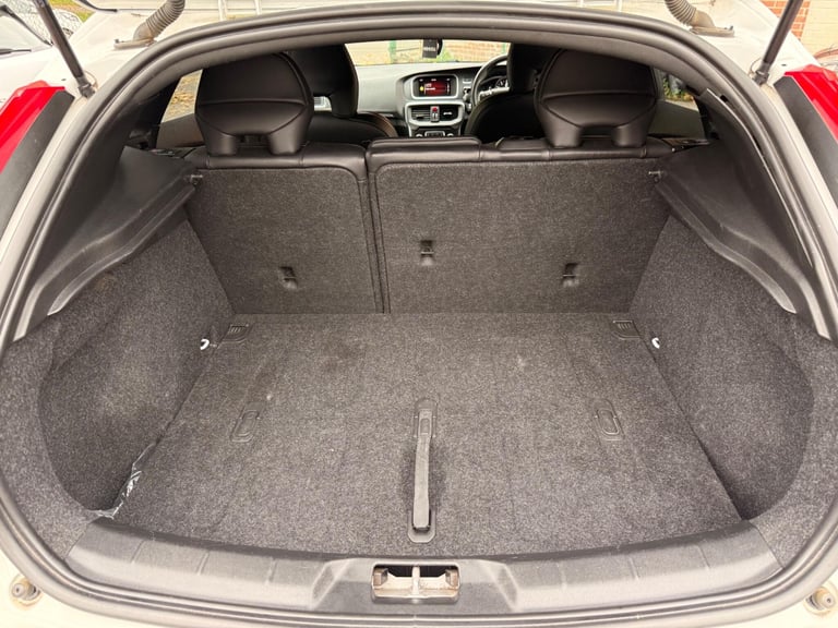 2019 Volvo V40 1.5 T3 R-Design Edition Auto Euro 6 (s/s) 5dr HATCHBACK Petrol Automatic