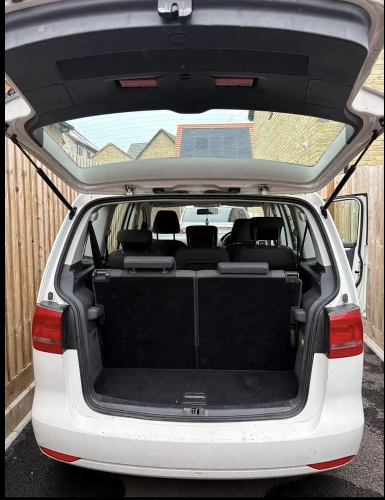 2011 Volkswagen Touran 2lt Diesel 12mth mot, low mileage for age