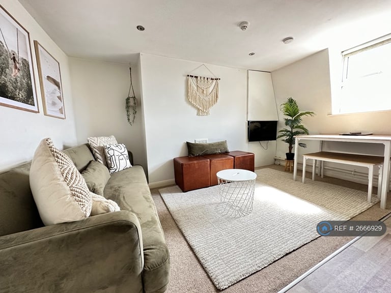 image for 2 bedroom flat in St. James's Street, Brighton, BN2 (2 bed) (#2666929)