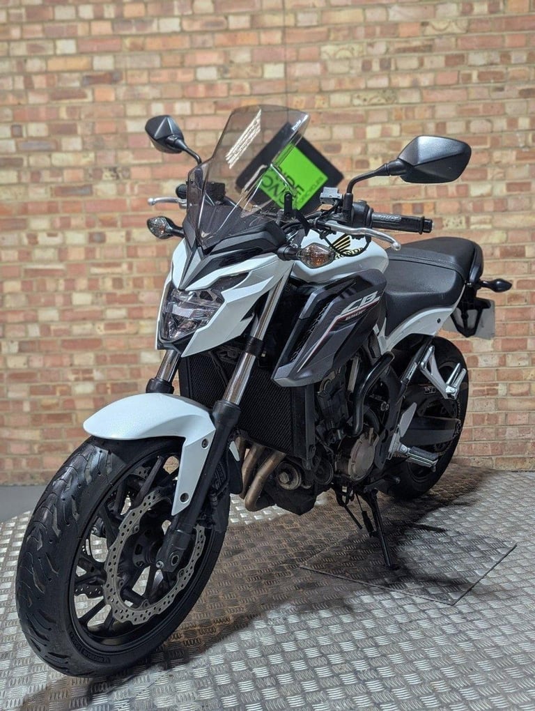 HONDA CB650F ULEZ COMPLIANT 2018 - DELKEVIC EXHAUST SYSTEM - TIDY BIKE.