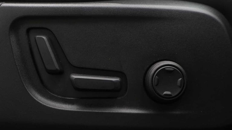 2024 Volvo XC40 Plus, B3 Mild hybrid, Petrol, Dark ESTATE Petrol/Electric Hybrid Automatic